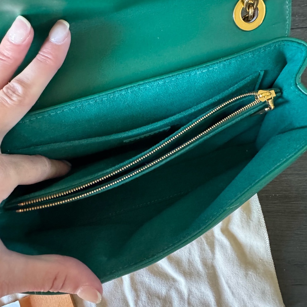 Louis Vuitton Green Calfskin New Wave Chain Bag MM in NM Emerald - Picture 8 of 10